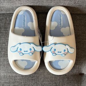 NWT Sanrio Cinnamoroll "Cloud" Summer Slides  - US Women’s 7.5-8.5